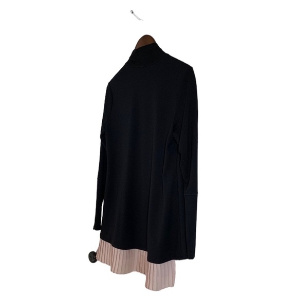 Logo Lounge By Lori Goldstein - Picture 2 of 7